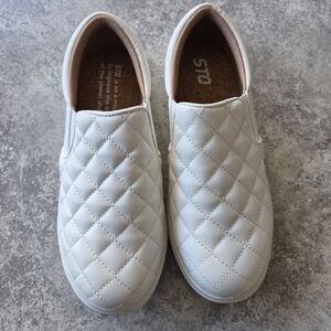 STQ Quilted Slip-On Sneakers Womens US Size 8W